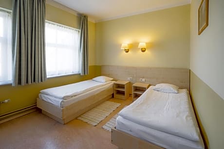 Twin Room with Private External Bathroom