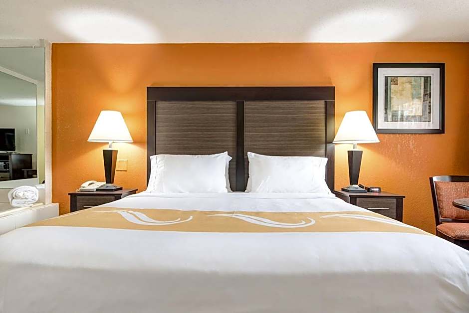 Quality Inn Creekside - Downtown Gatlinburg