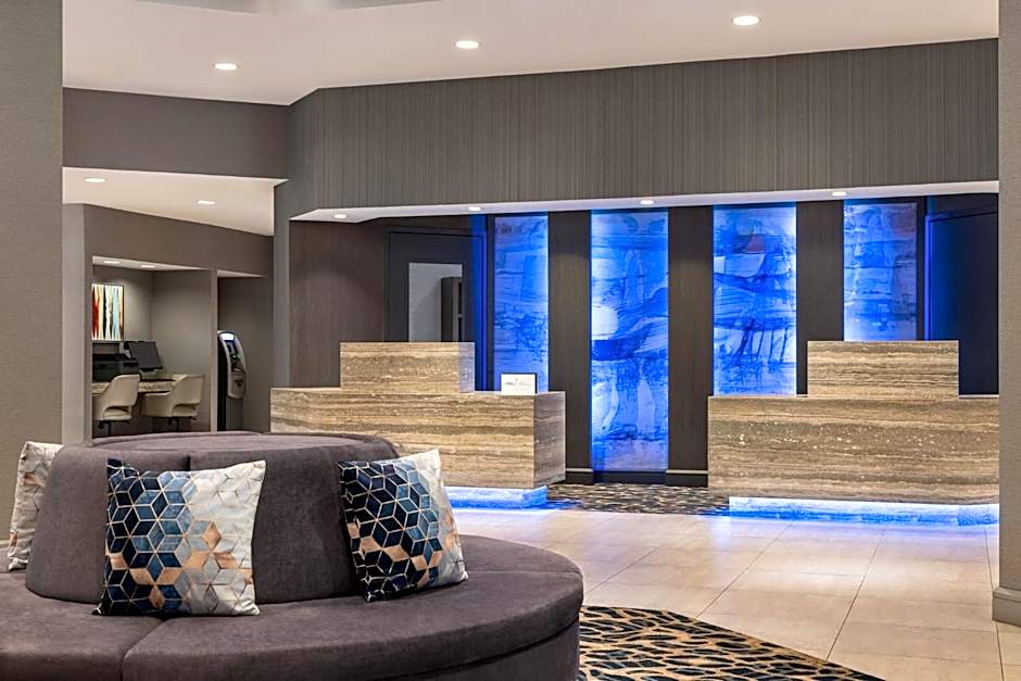 Crowne Plaza Edison By IHG