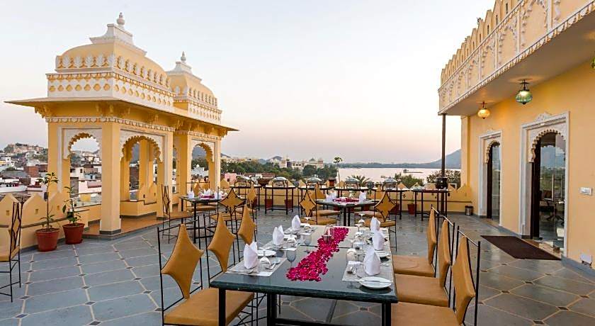 Bloom Boutique I Lake Pichola