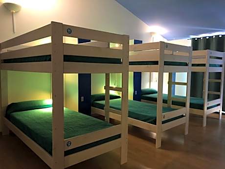 Bed in 10-Bed Mixed Dormitory Room