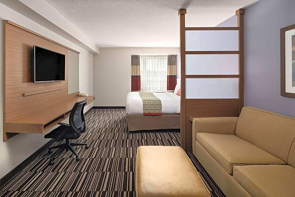 Photo 1 of 4 of 1 Queen Bed Suite
