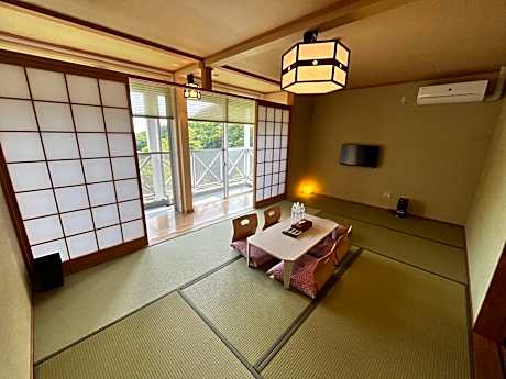 Japanese-Style Quadruple Room