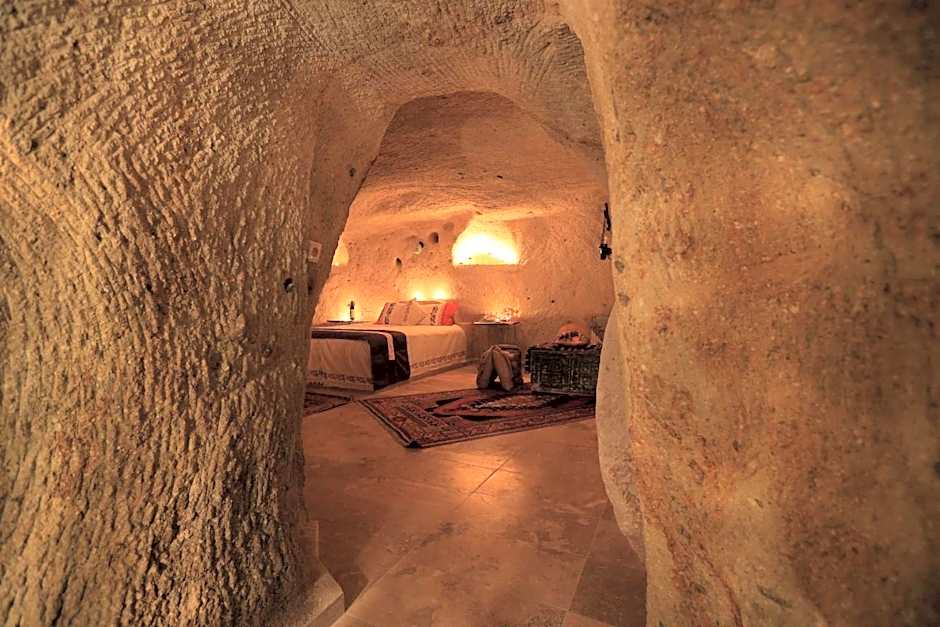 Jerveni Cave Hotel