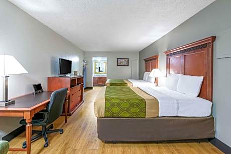 Queen Room with Two Queen Beds and Sofabed- Non-Smoking