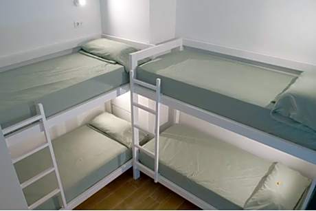 Bed in 4-Bed Mixed Dormitory Room