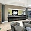 La Quinta Inn & Suites by Wyndham Dallas Arlington South