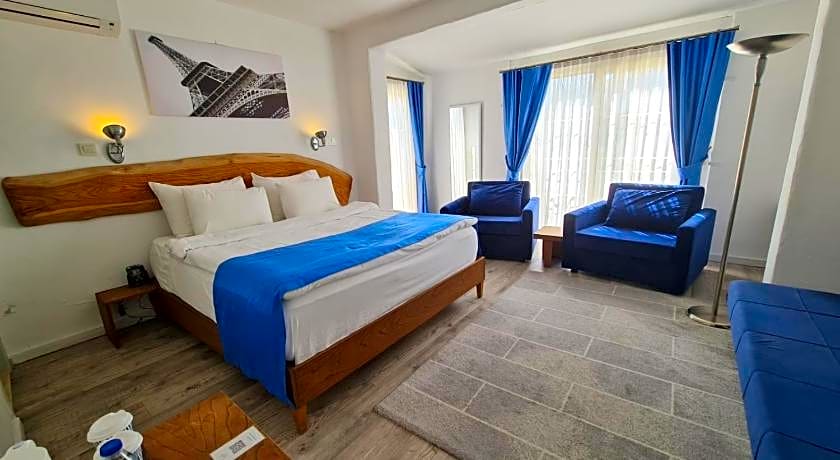 Rebetiko Hotel                                                             