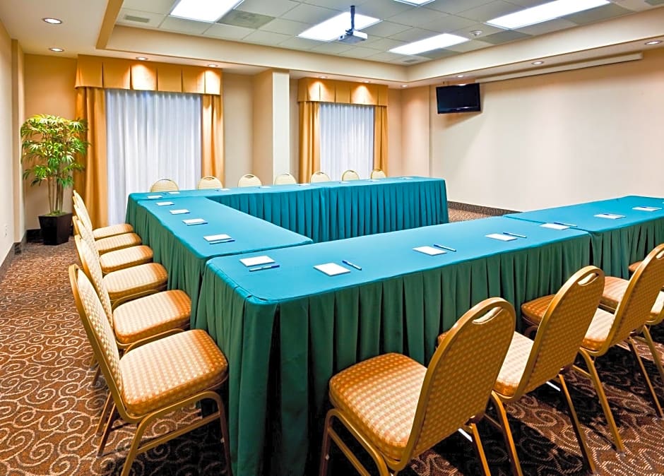 Holiday Inn Express & Suites Monterrey Aeropuerto By IHG