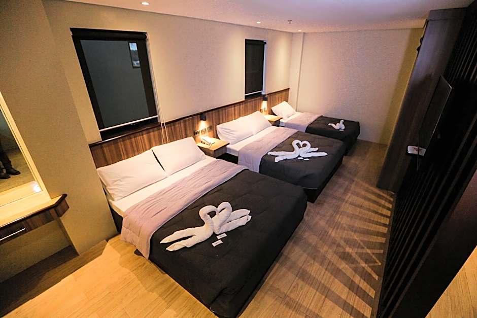 PILAR MARINA INN
