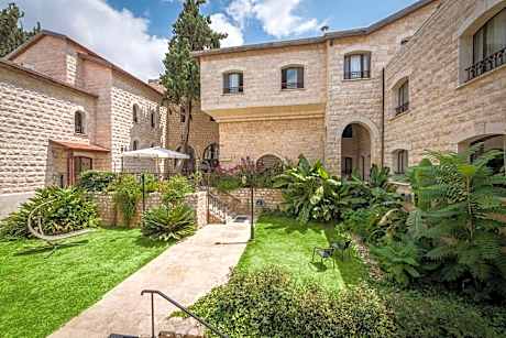Ruth Zefat Hotel