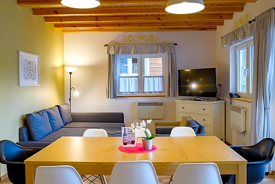 Domki Kaszuby - jezioro las i zoo w Szarlocie