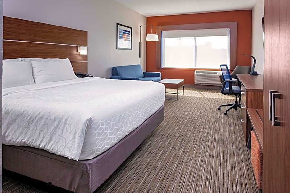 Holiday Inn Express And Suites Madison By IHG