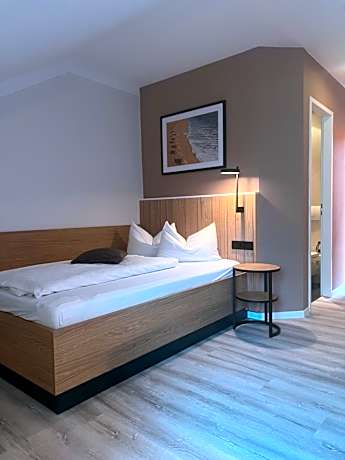 Room with Queen Size Bed