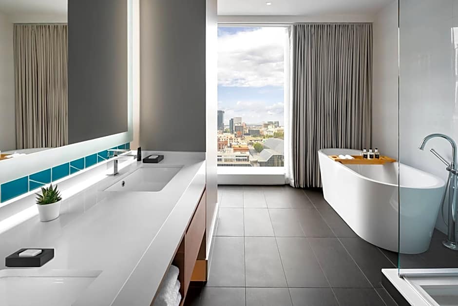 Humaniti Hotel Montreal, Autograph Collection