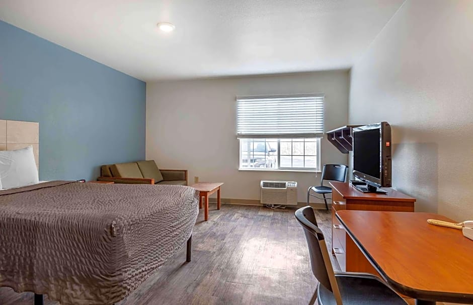 Extended Stay America Select Suites - Wichita - South