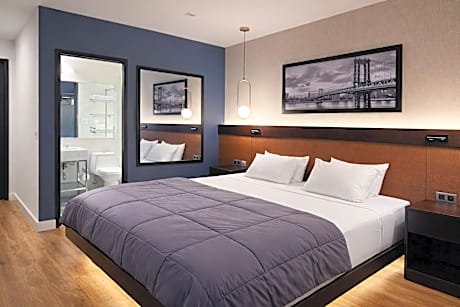 King Bed - Non-Smoking