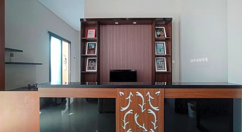 RedDoorz Syariah near Alun Alun Tegal 2