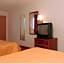 Econo Lodge Inn & Suites Forest