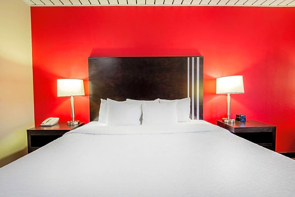 La Quinta Inn & Suites by Wyndham Elkview