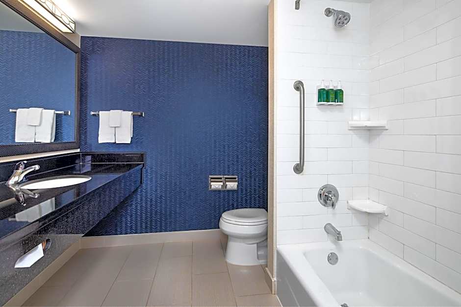 Fairfield Inn & Suites by Marriott Toronto Mississauga