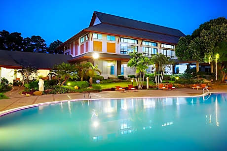 Muaklek Paradise Resort