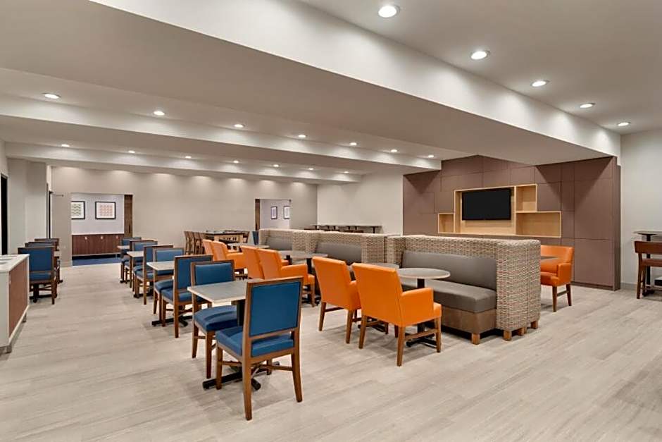 Holiday Inn Express Jamaica - JFK AirTrain - NYC By IHG