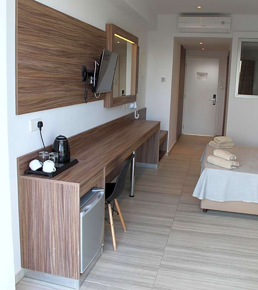 Fedrania Gardens Hotel