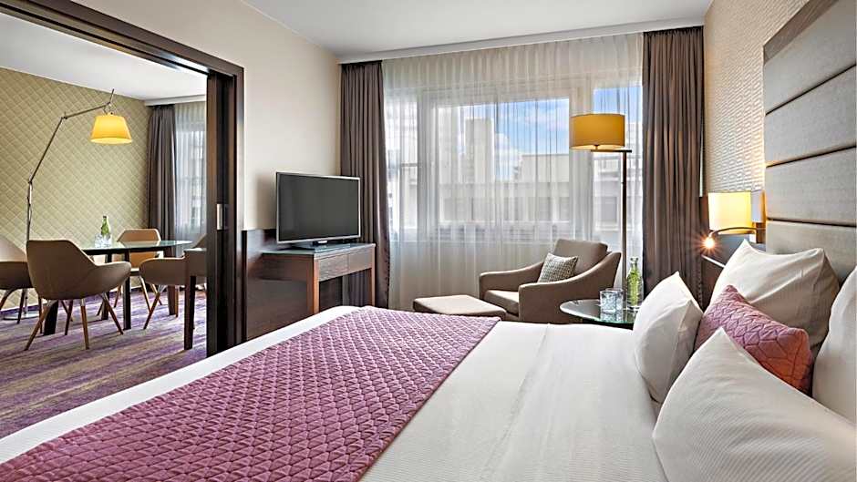 Photo 1 of 4 of Executive Suite