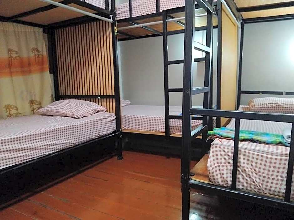 amazing khaosan hostel