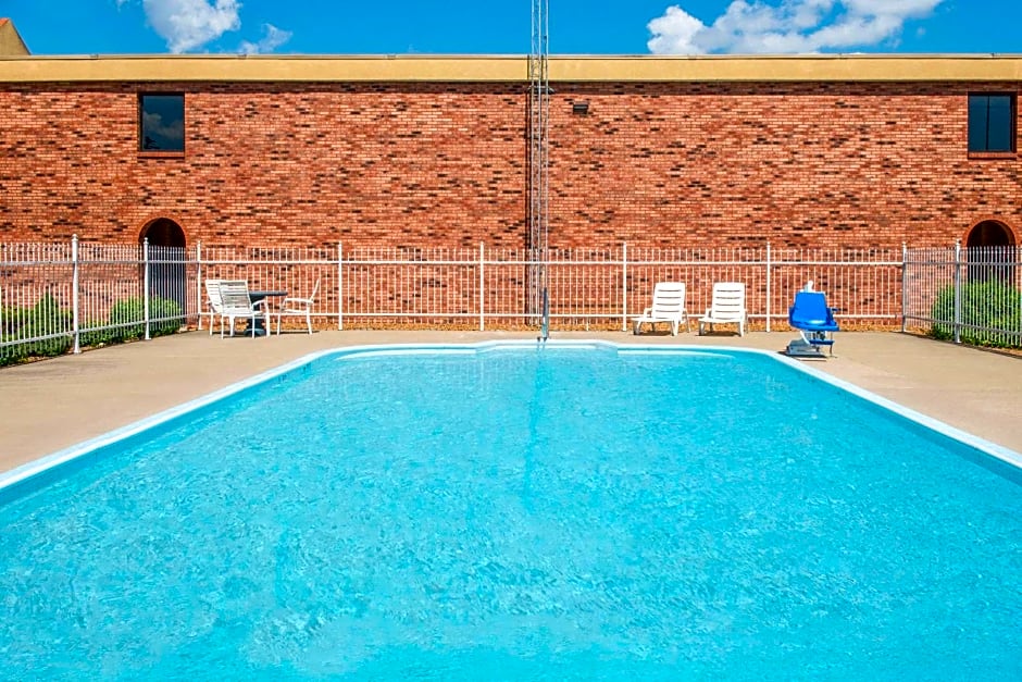 Days Inn by Wyndham Calvert City/Paducah East