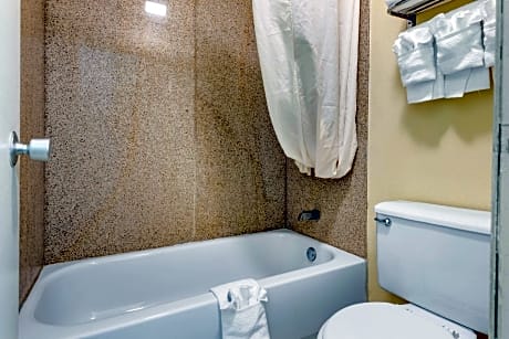 1 Queen Bed, Nonsmoking