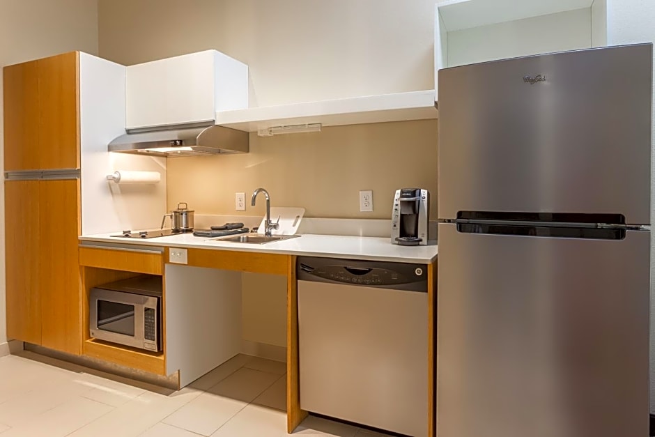 Candlewood Suites Fargo By IHG