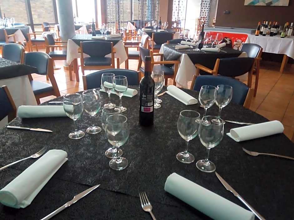 Hotel El Comendador Anon – Añón de Moncayo, IA