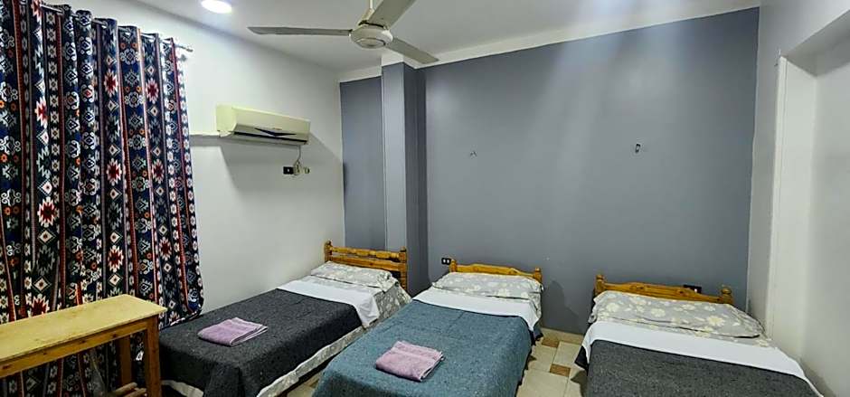 Foto 1 daripada 1 — Basic Triple Room with Shared Bathroom