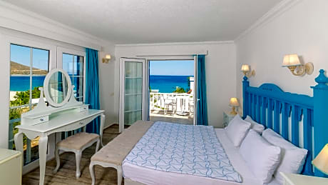 Corner Sea View Room