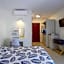Elpiniki Luxury Rooms