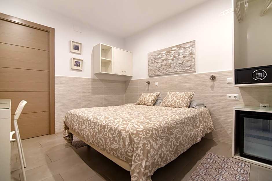 Hostal House