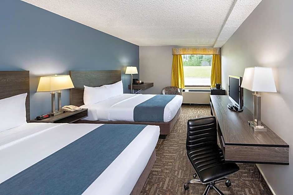 Crestwood Hotel