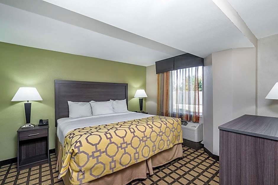 Baymont by Wyndham Clarksville