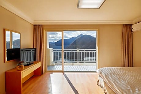 Family - Double Room (With Kitchenette, Lake View)