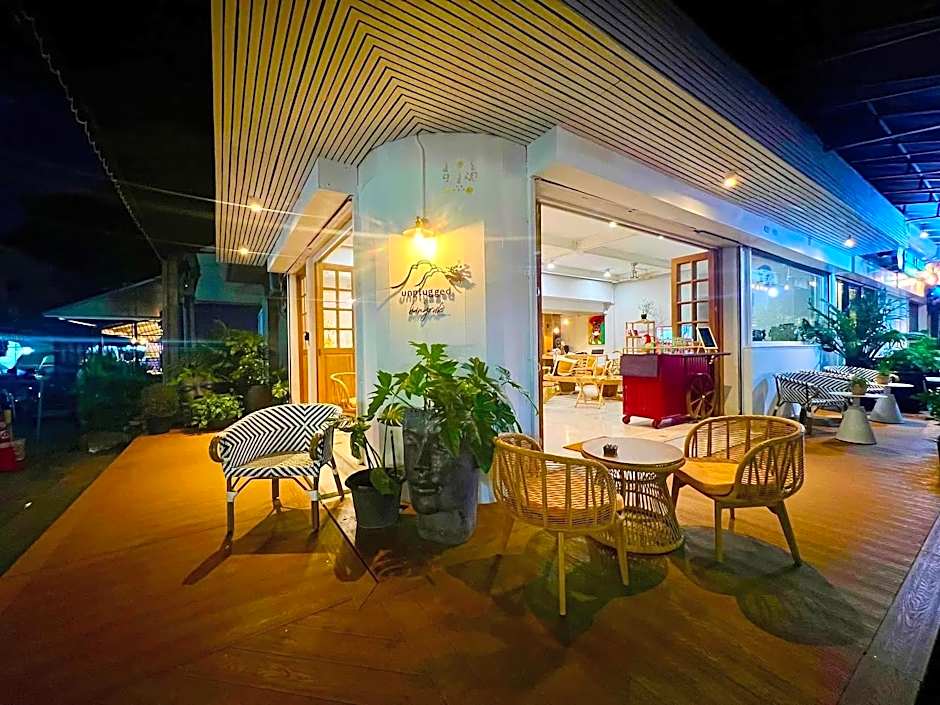 Unplugged at Bangrak Design hostel 