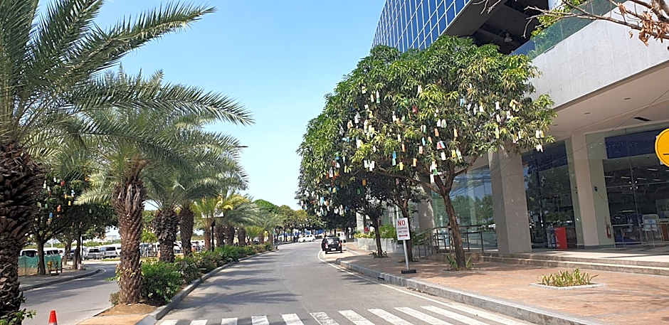 Mactan Newtown Condo with Garden and Ocean View 8NEWTOWN BLVD