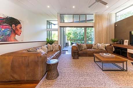 Little Cove Luxurious Rainforest Family Villa