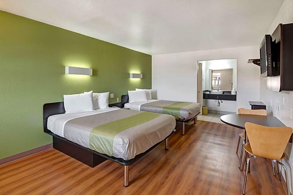 Motel 6-Dallas, TX - Forest Lane