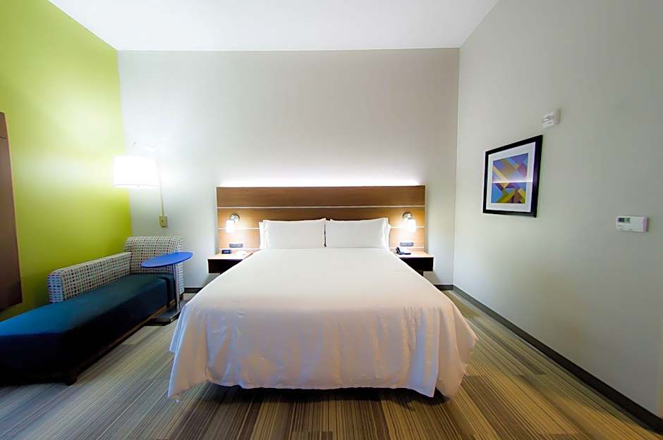 Holiday Inn Express & Suites Statesville By IHG