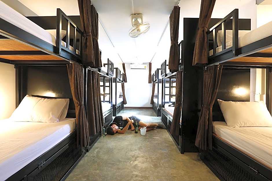 Balcony Party Hostel Ao Nang Beachfront Adult Only