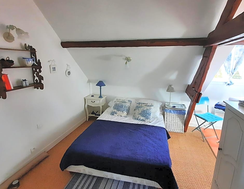 Les Petits Matins Bleus - Chambres d'hôtes "Les Pommiers"