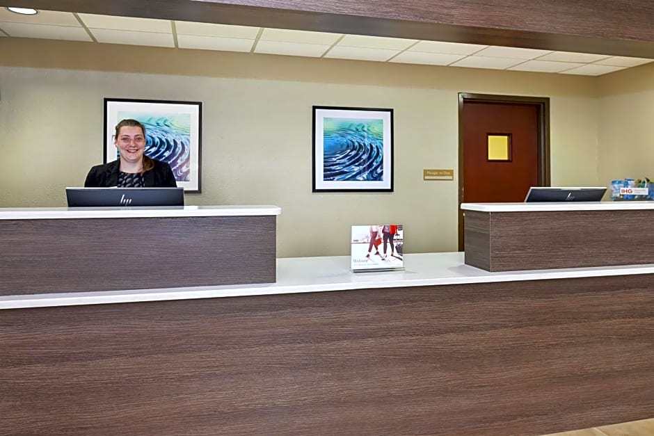 Candlewood Suites Grand Rapids Airport By IHG