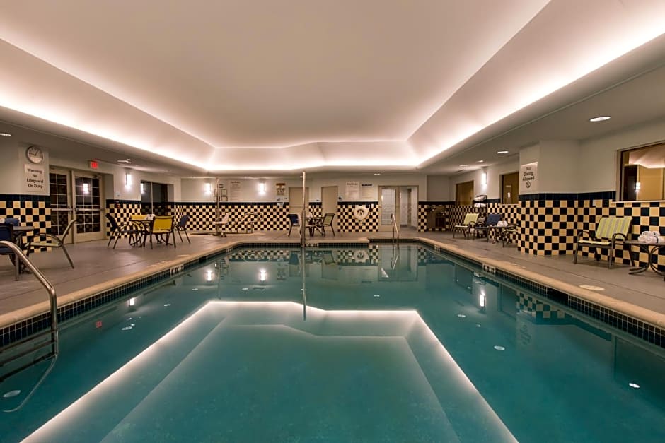Holiday Inn Express and Suites Dickson City By IHG